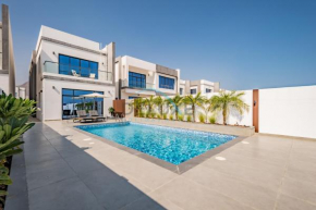 Special Offer with BBQ, Pool Perfect for Groups by Deluxe Holiday Homes